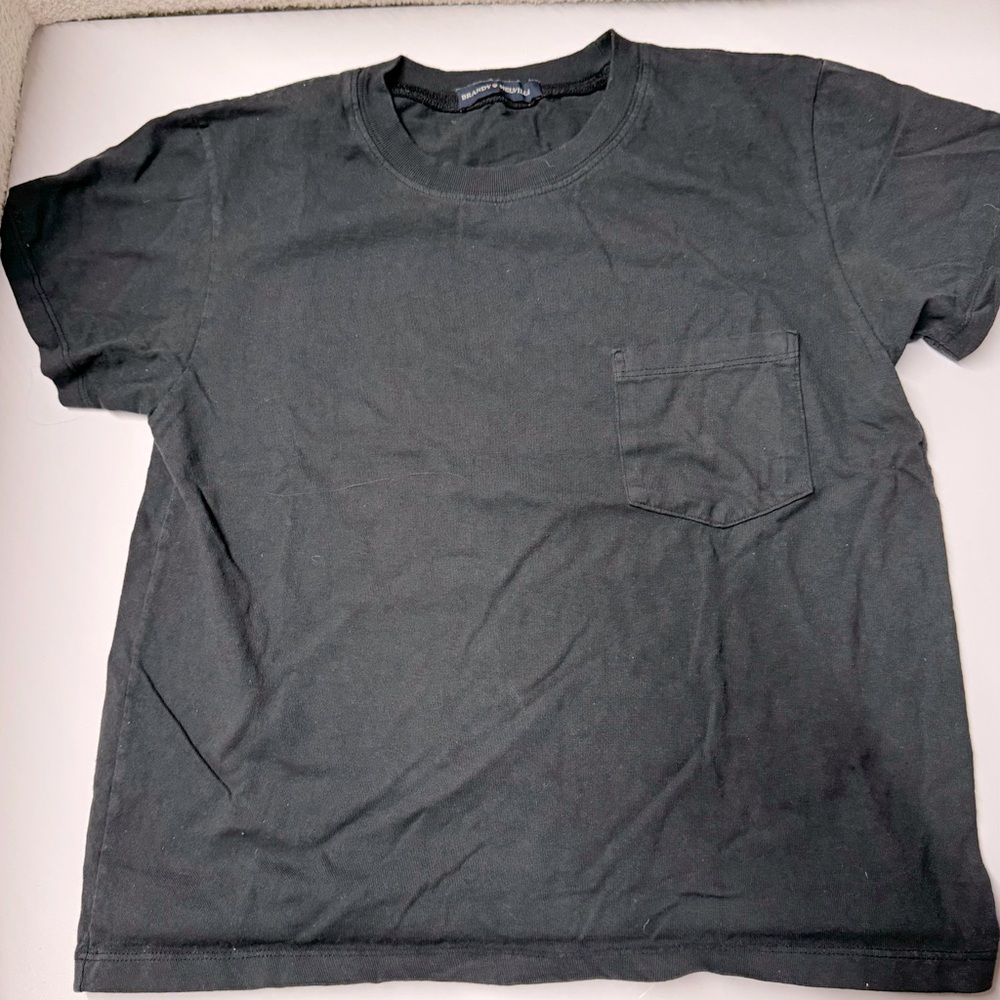 BRANDY MELVILLE POCKET TEE - BLACK